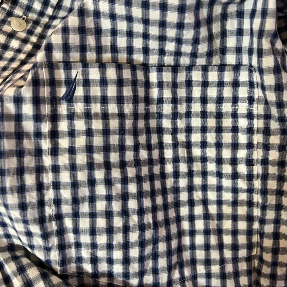 3/$25 💋 Nautica Blue and White Plaid Button Down Shirt Size 2XL - Picture 5 of 9